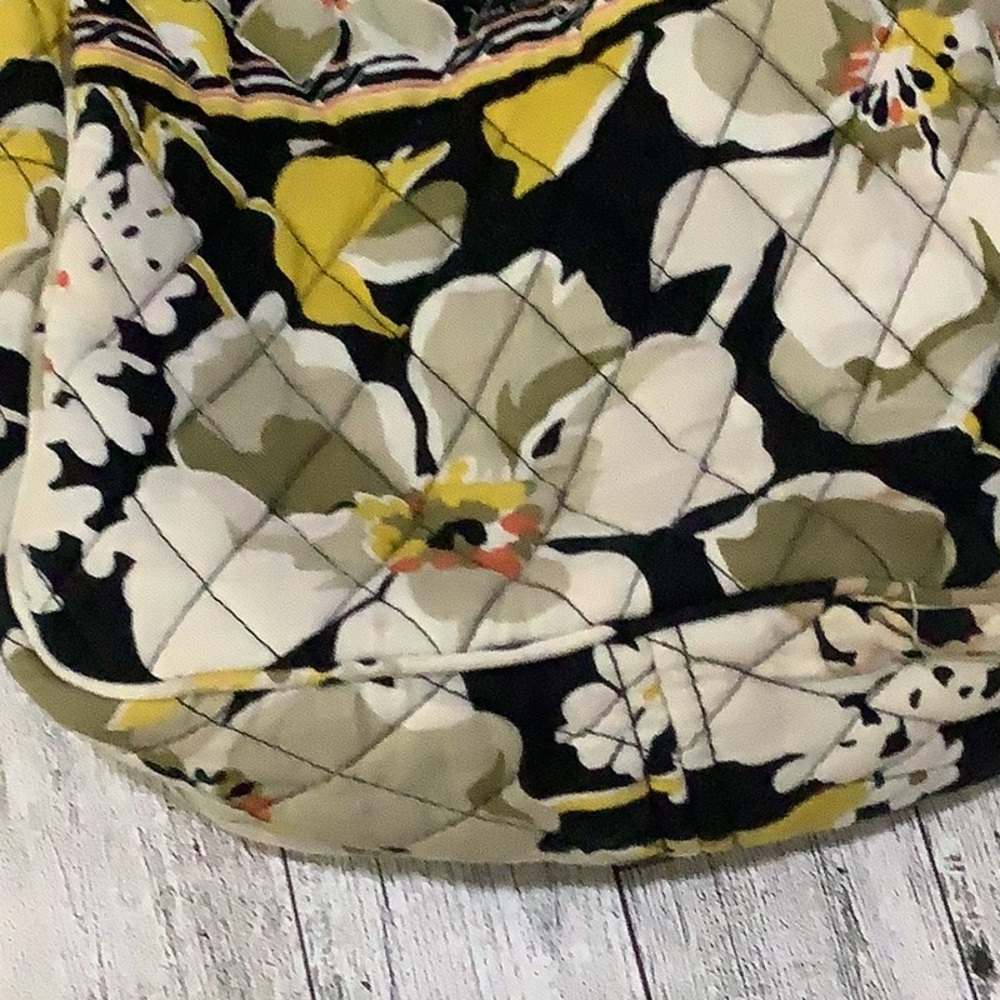 Vera Bradley yellow floral insulated lunch bag - Picture 3 of 7